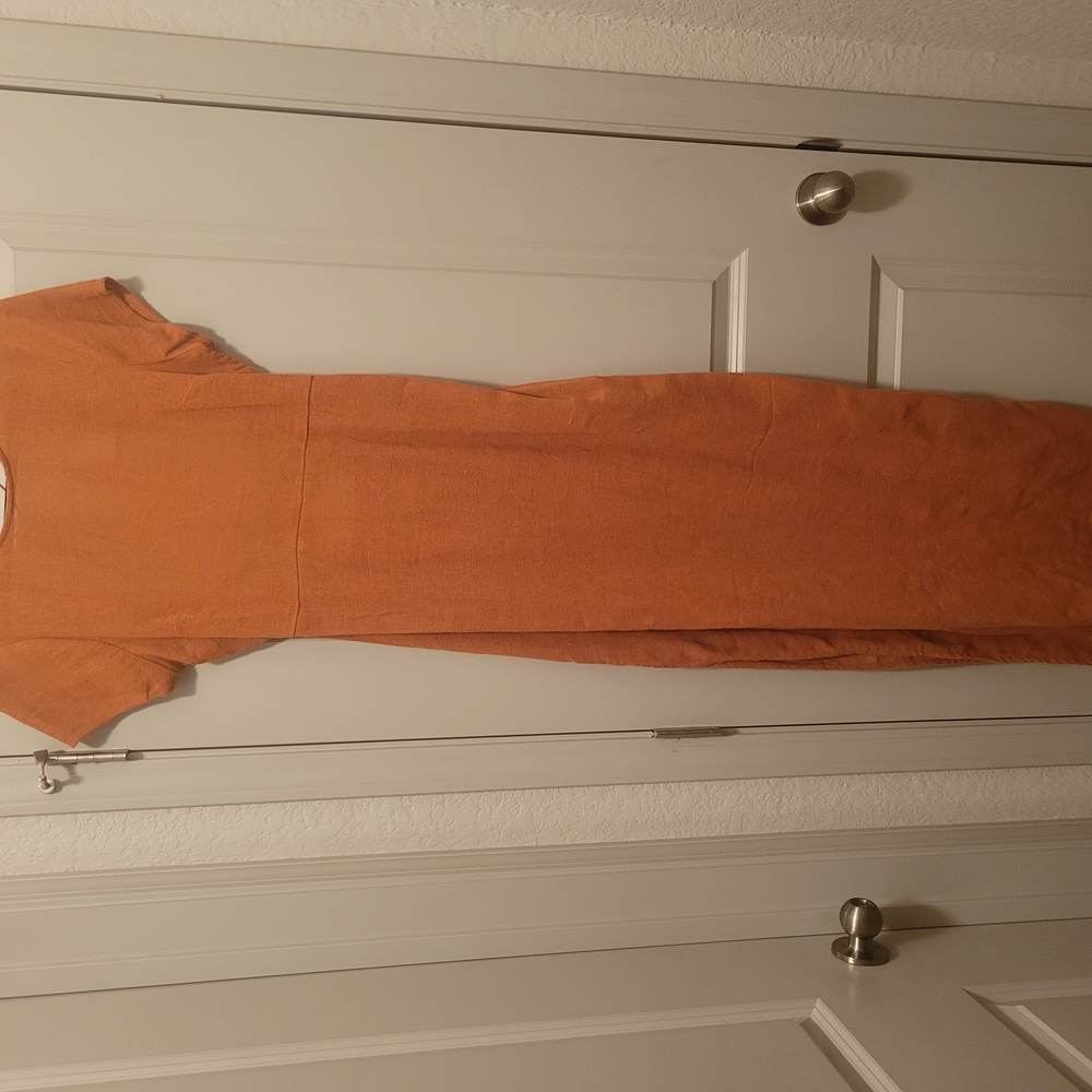 Orange Maxi Dress with Sleeveless Raglan Style and Ribbed Texture